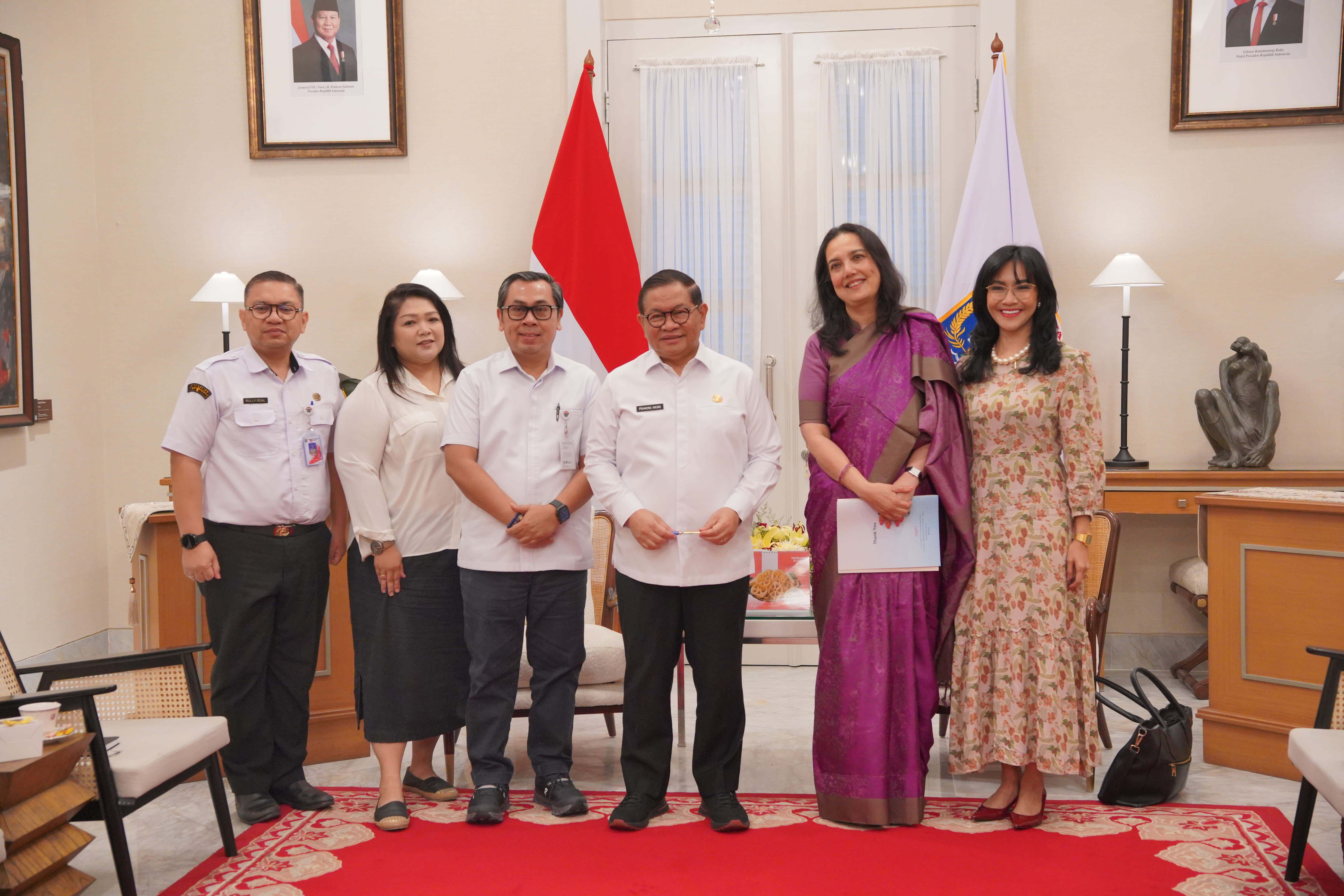 Menerima Asia Venture Philanthropy Network (AVPN)